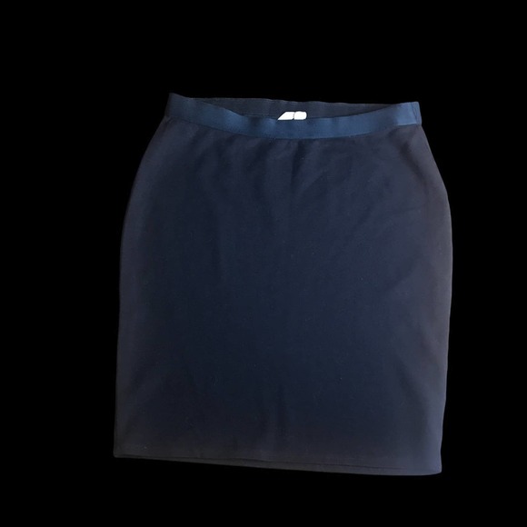 Black Knit Above Knee Pencil Straight Skirt, size Small - Picture 2 of 2